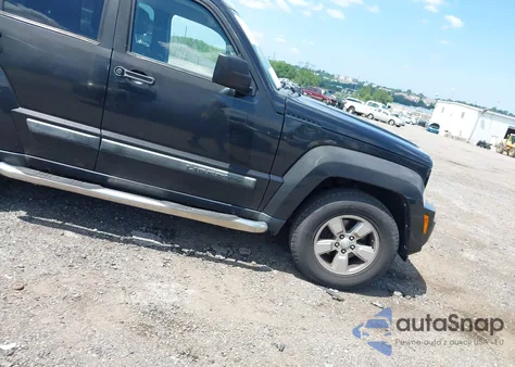 2010 Jeep Liberty Sport from USA, damaged, VIN 1J4PN2GKXAW179062